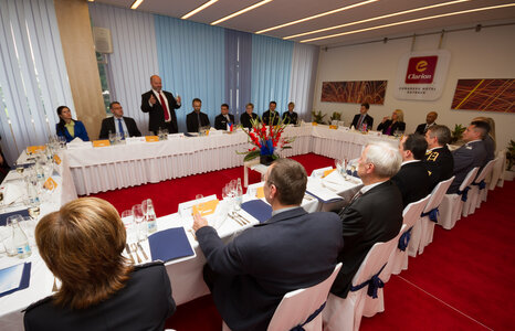 OSTRAVSKÝ CLARION HOSTIL BEZPEČNOSTNÍ ESA