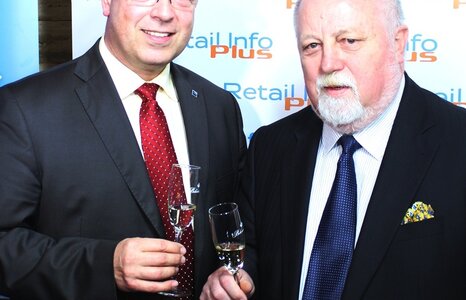 ŠPIČKY MALOOBCHODU SE SEŠLY V CLARION CONGRESS HOTELU PRAGUE, HLEDALY CESTU Z KRIZE