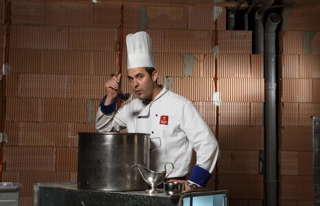 PERSONÁL NOVÉHO HOTELU CLARION V OLOMOUCI TRÉNOVAL SVÉ PROFESE JEŠTĚ V ROZESTAVĚNÉM TORZ