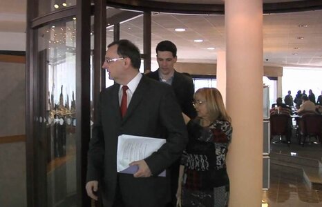 PREMIÉR NEČAS NAVŠTÍVIL HRADEC KRÁLOVÉ, S PŘEDSTAVITELI REGIONU SE SETKAL V HOTELU ČERNI