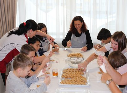 Kids from the children’s home in Písek spend a creative afternoon at the Clarion Congress Hotel Česk